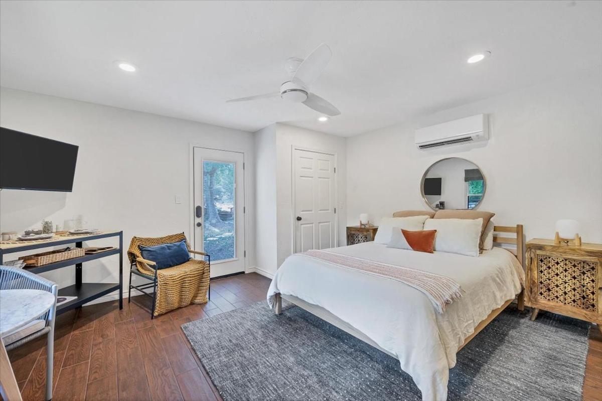 Villa Relaxing Alpaca Ranch Mins From Downtown Wimberley Extérieur photo